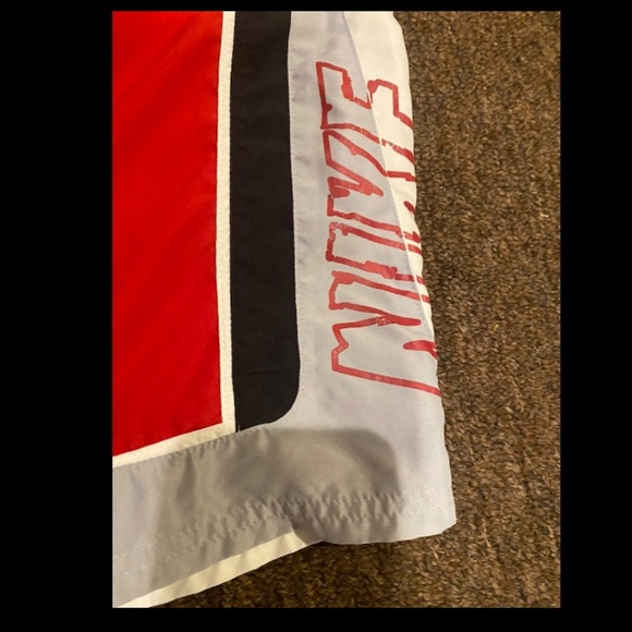 EUC Nike Swim Trunks Mens XL Red Pockets Board Shorts Lined Embroidered Swoosh - Picture 2 of 4